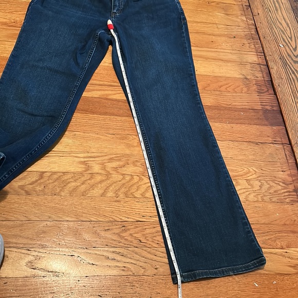 Deluth Trading Co Womens Dark Blue Jean's Size 10 x 29 Jeans - like new! - Picture 9 of 10